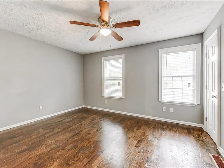 3360 Spring Harbor Dr — Photo 13