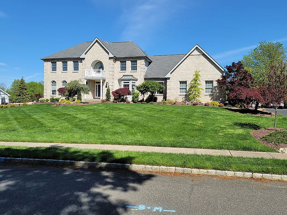 1st image of 7 Molly Pitcher Dr