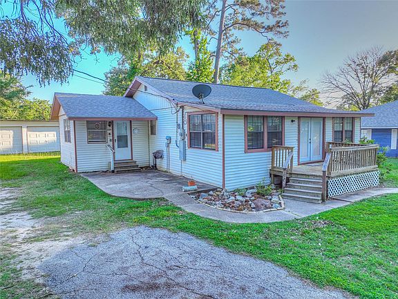 4th image of 323 Lakeview Dr