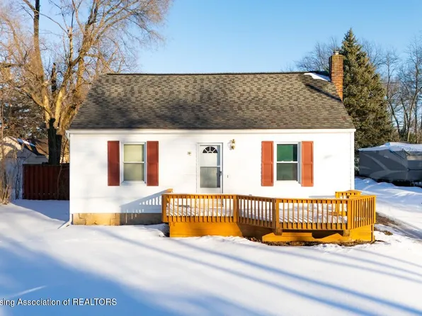 3226 N Cedar St, Lansing, MI 48906