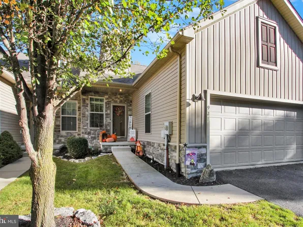 927 Quail Run Dr, Waynesboro, PA 17268