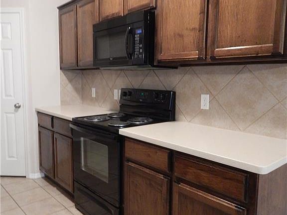 3rd image of 18501 Piedra Dr