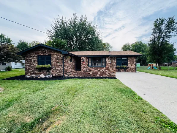 6905 Hendricks St, Anderson, IN 46013