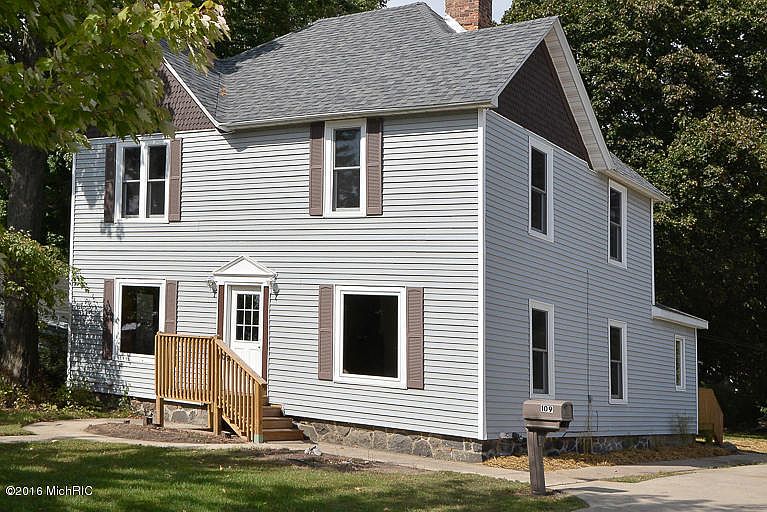 1st image of 109 Oak St