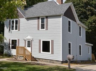 109 Oak St, Paw Paw, MI 49079