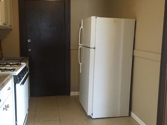 4th image of 419 Holly Hills Ave APT 2A