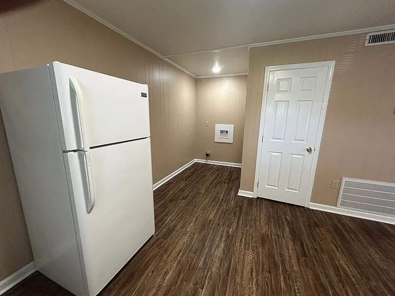 250 N Washington Ave #21 — Photo 4
