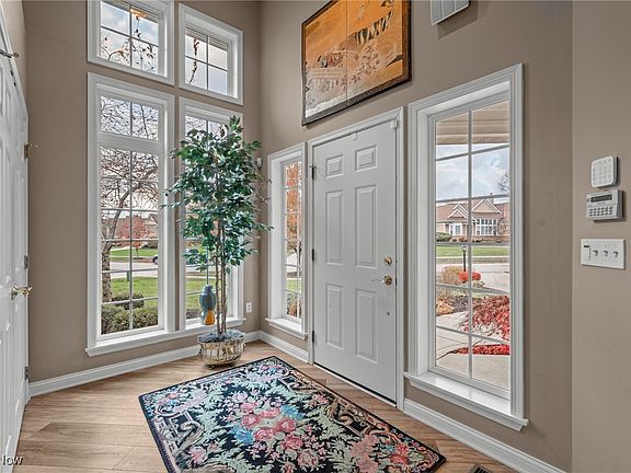 5th image of 37276 Wexford Dr