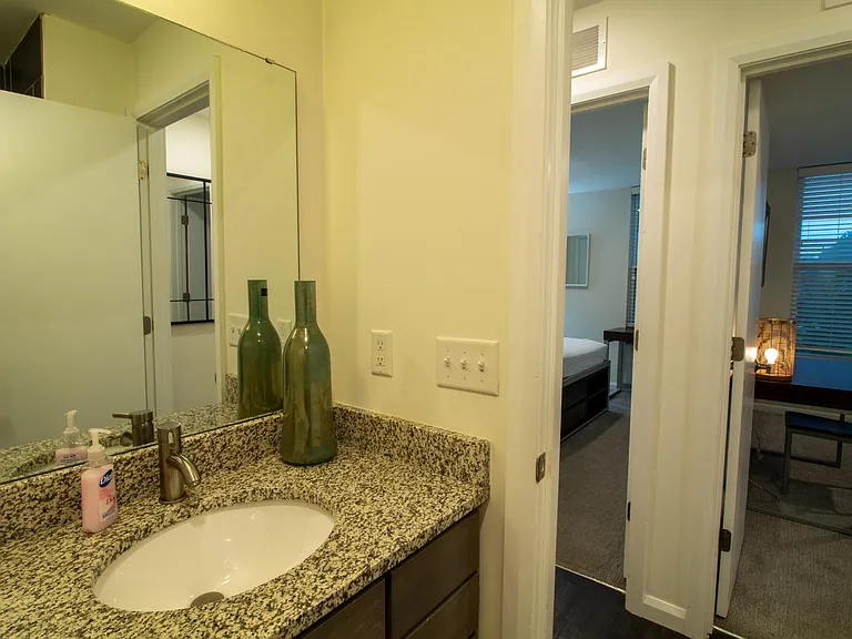 The King Apartments — Photo 53