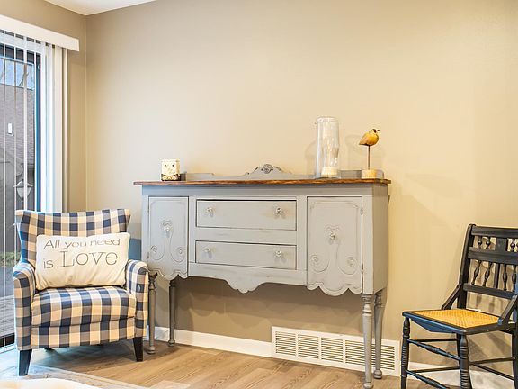 5th image of 846 Brook Village Dr #65