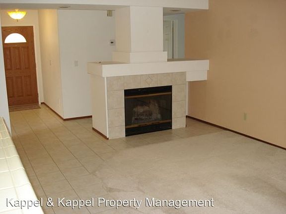 5th image of 224 Ballindine Dr