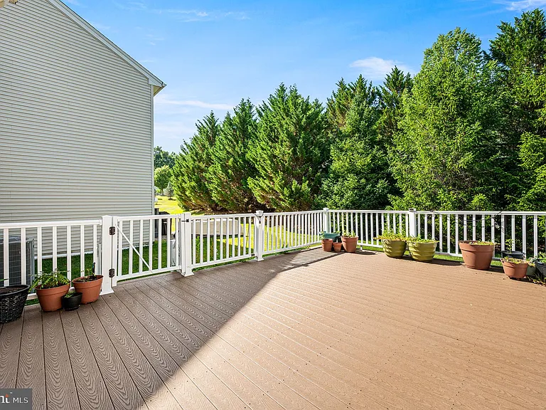2413 Copper Creek Rd — Photo 34
