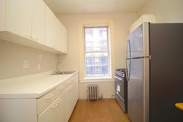 Rented by Astoria Realty | media 1