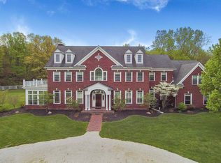 8838 Dillon Dr, Temperance, MI 48182