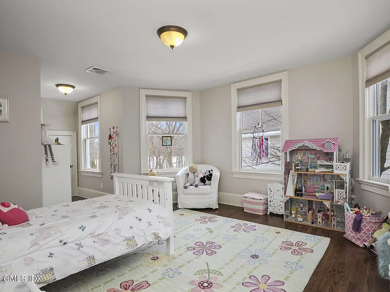 8 Highview Ave — Photo 23