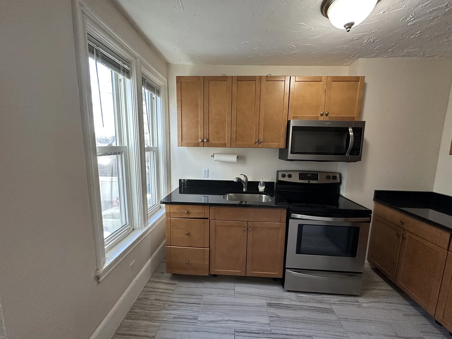 1 bed, 700 sqft, $1,650 — Photo 3