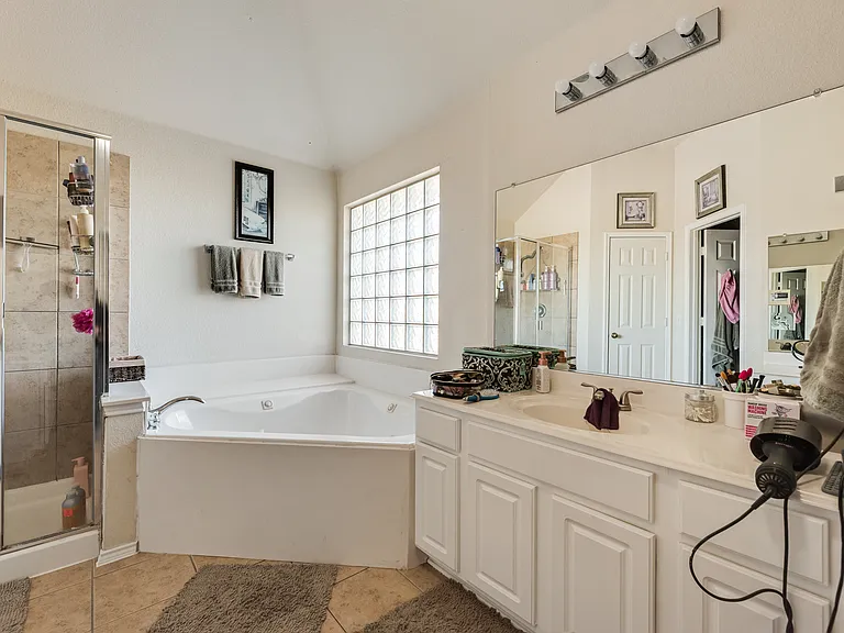 7578 Seawood Dr — Photo 27
