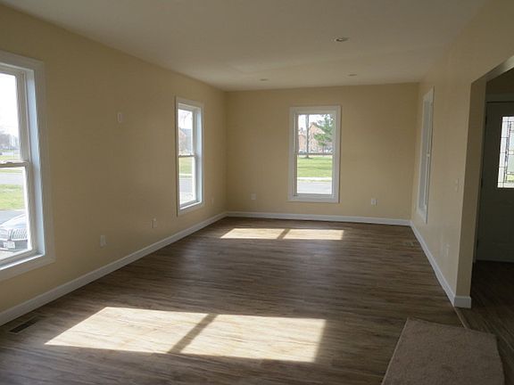 5th image of 728 S Walnut St #Stw4-p3