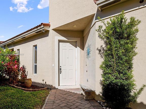 4th image of 2238 Portofino Ave