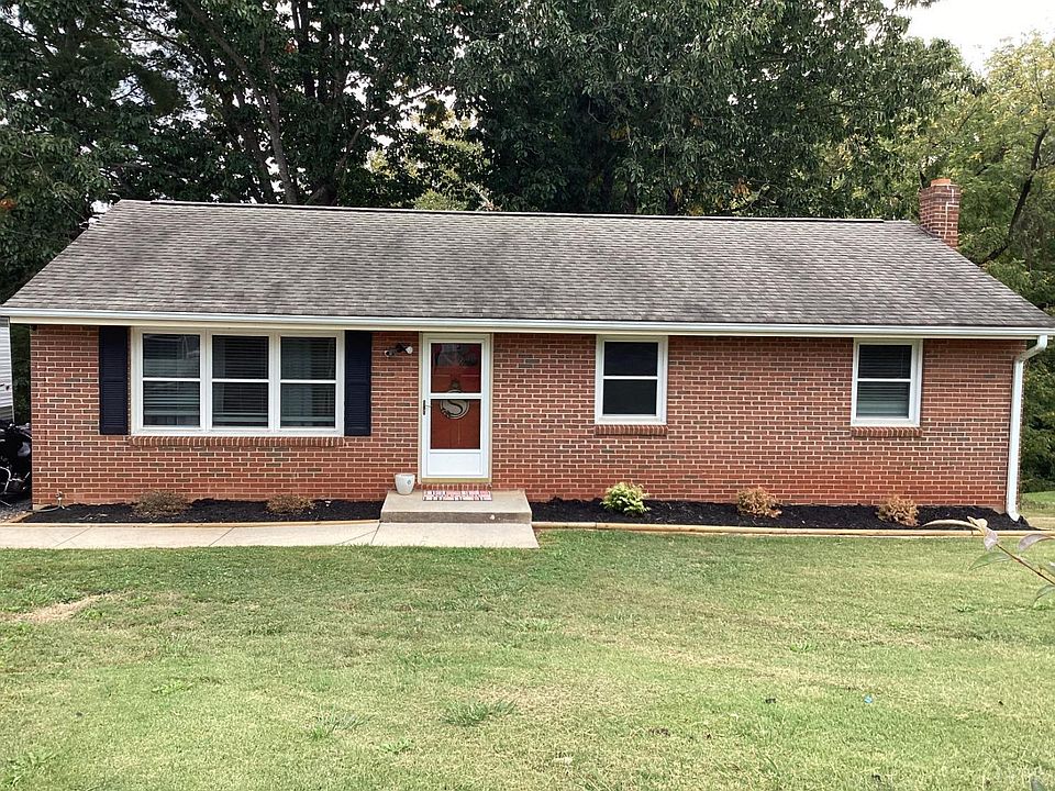 1st image of 915 Woodhaven Dr