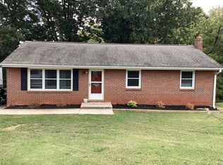 915 Woodhaven Dr, Bedford, VA 24523