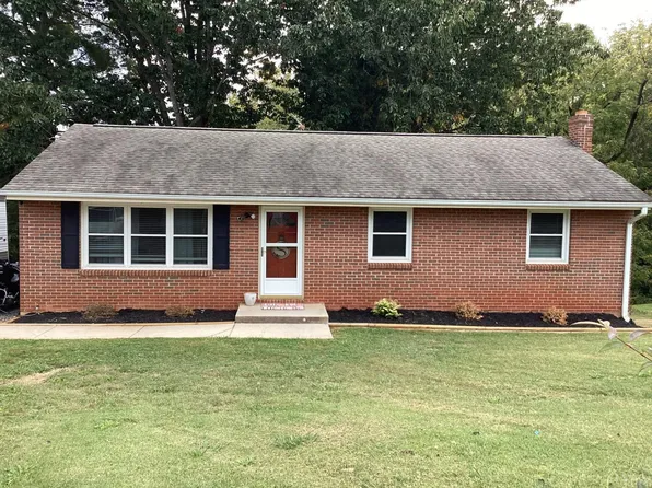 915 Woodhaven Dr, Bedford, VA 24523