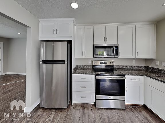 4th image of 4943 S Farah Dr