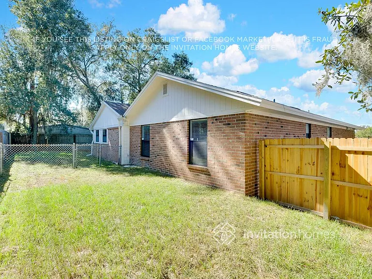 6241 Cranberry Ln E — Photo 21