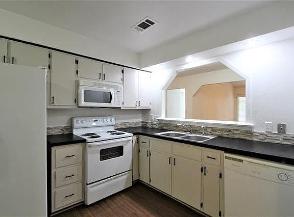 3rd image of 1308B Coleman St