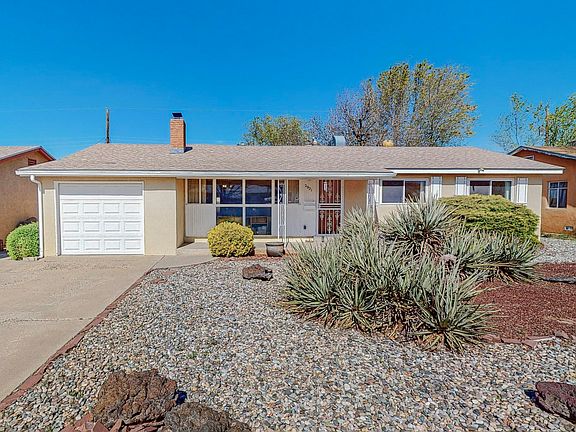 2nd image of 2921 Cardenas Dr NE