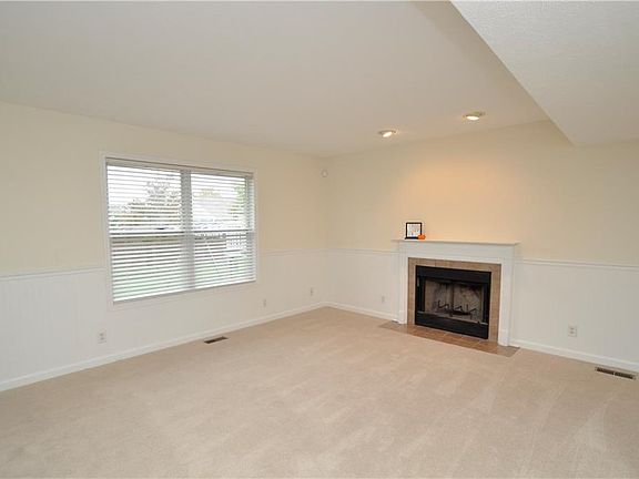 4th image of 10119 Alexia Dr