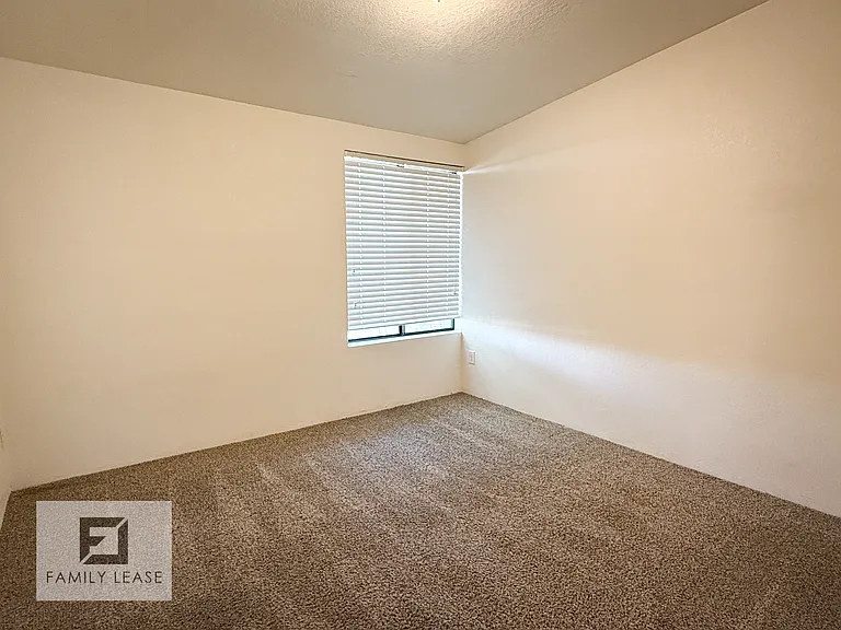 3700 S Serena Ln — Photo 31