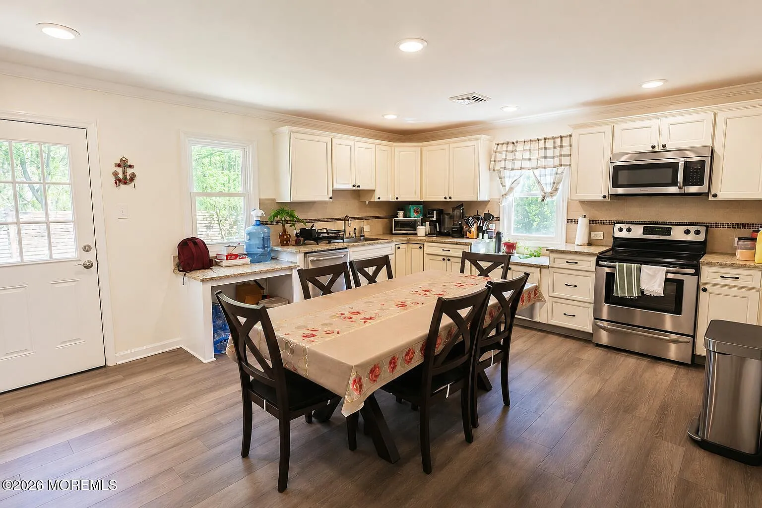 3 bed, 1334 sqft, $2,900 — Photo 4