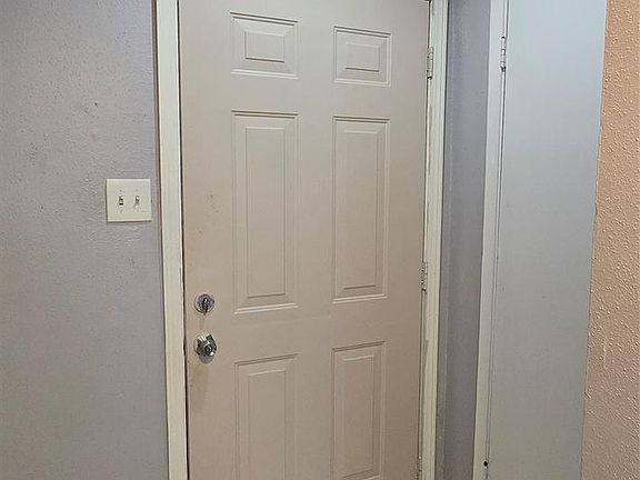 3rd image of 7913 Grove Ridge Dr