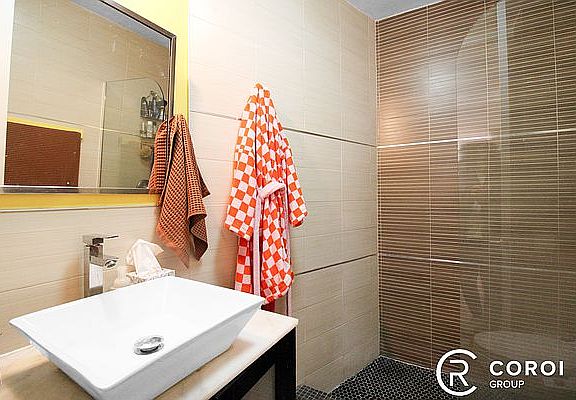 5th image of 261 Jefferson Ave APT 1