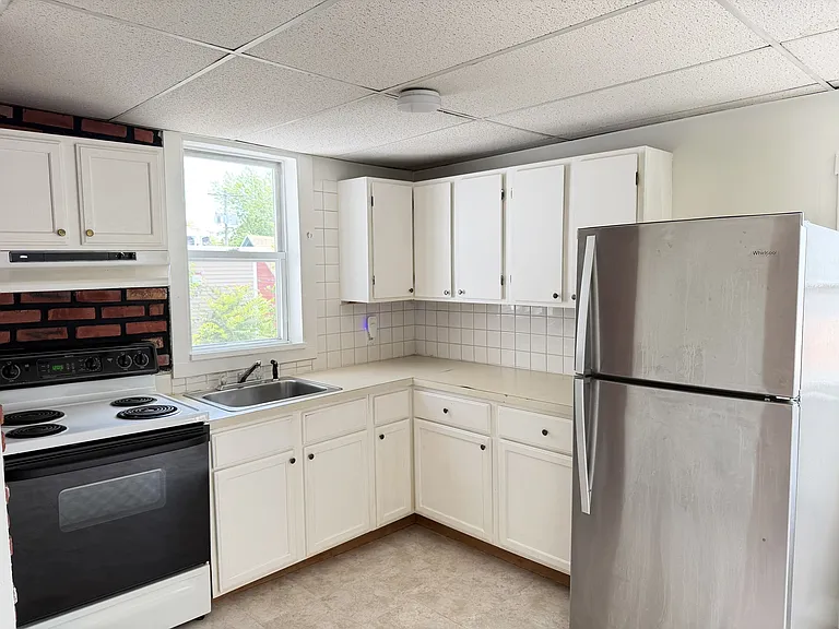 581 Chestnut St — Photo 1