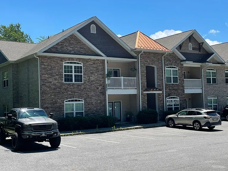 190 Eli Hartley Dr #204 — Photo 1