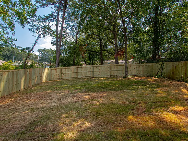 1621 Wilson Rd — Photo 36