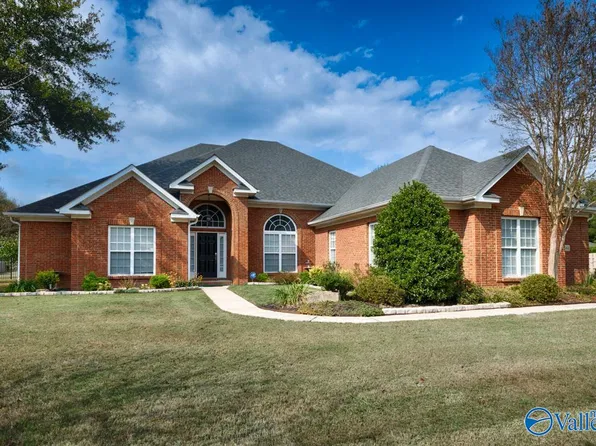 3044 Flint Mill Run SE, Owens Cross Roads, AL 35763