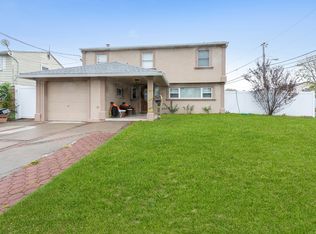 549 Guy Lombardo Ave, Freeport, NY 11520