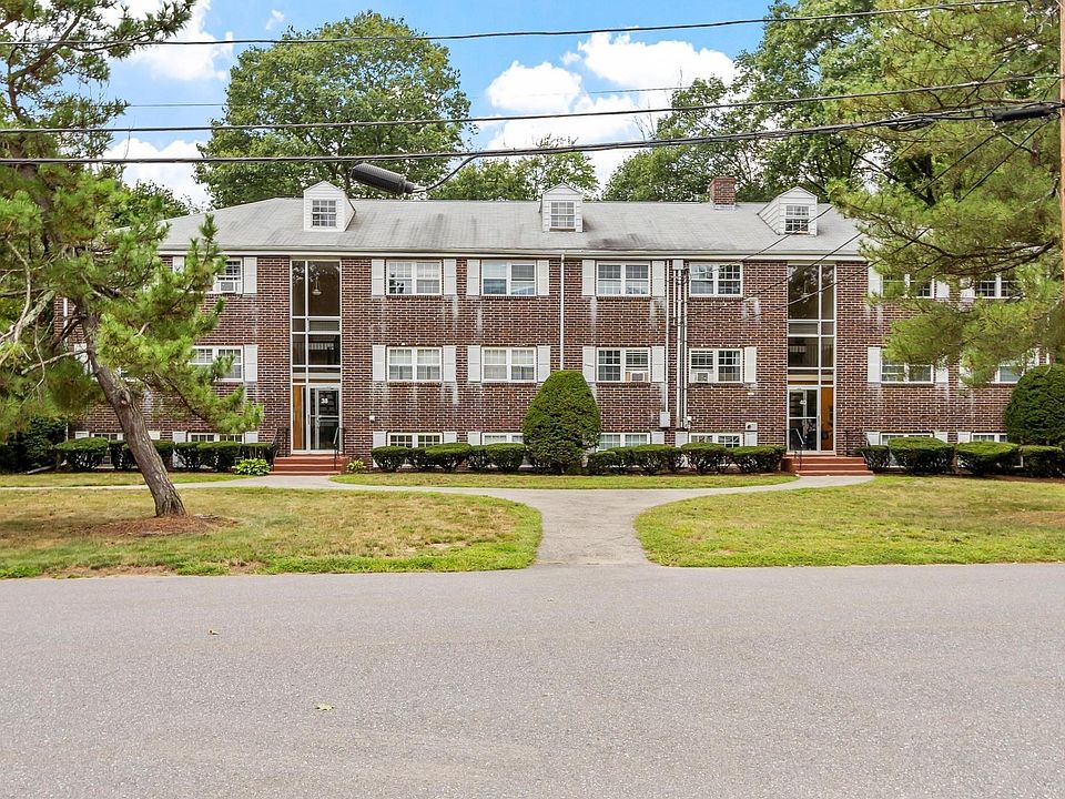 1st image of 40 Edgelawn Ave APT 3