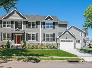 40 Florence Dr, Clark, NJ 07066