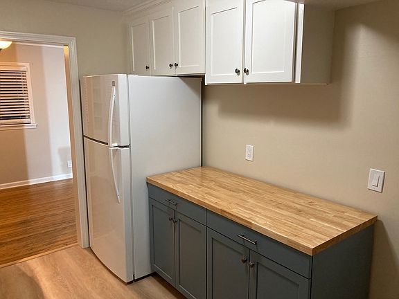4th image of 55 Stanford Rd W