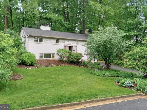 3608 Whispering Ln, Falls Church, VA 22041