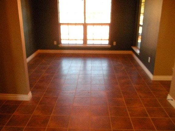 4th image of 3416 Frederick Dr