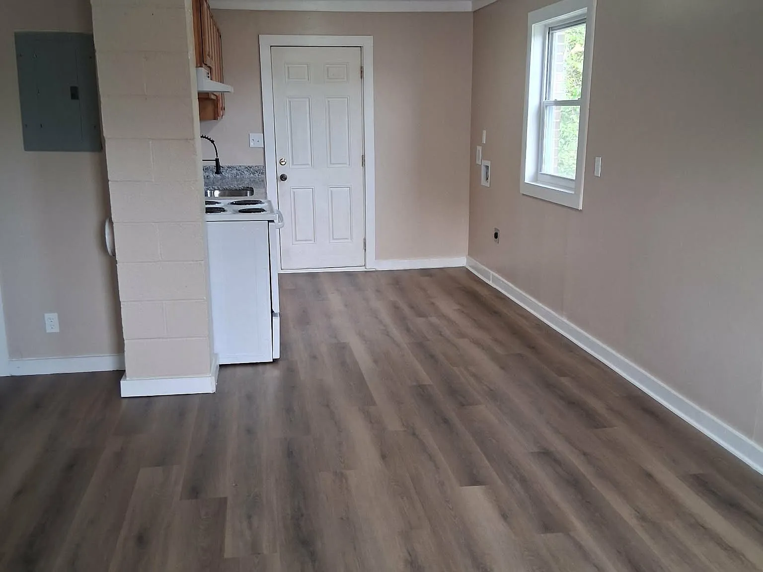2 bed, 725 sqft, $1,100 — Photo 3