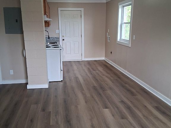 3rd image of 19 Hunter St