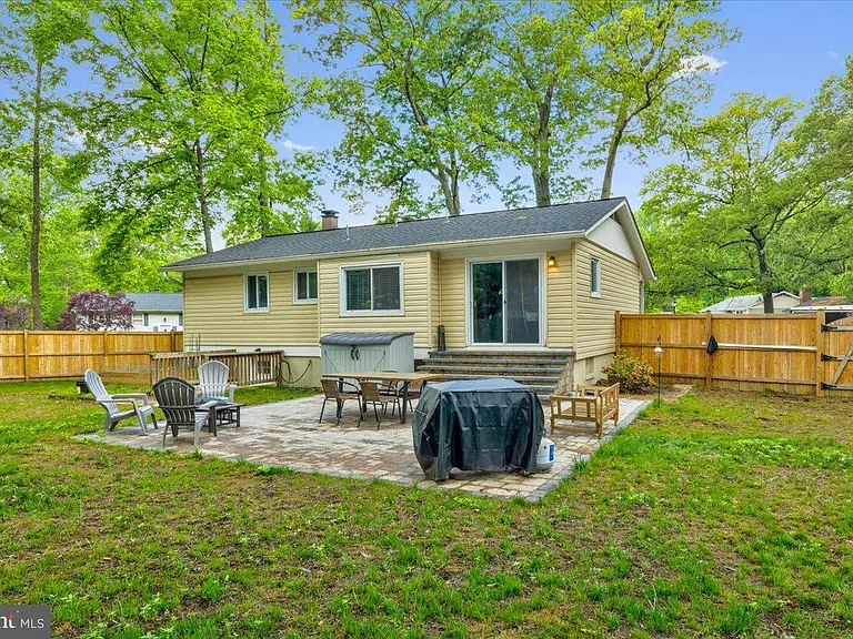 1519 Manor View Rd — Photo 28