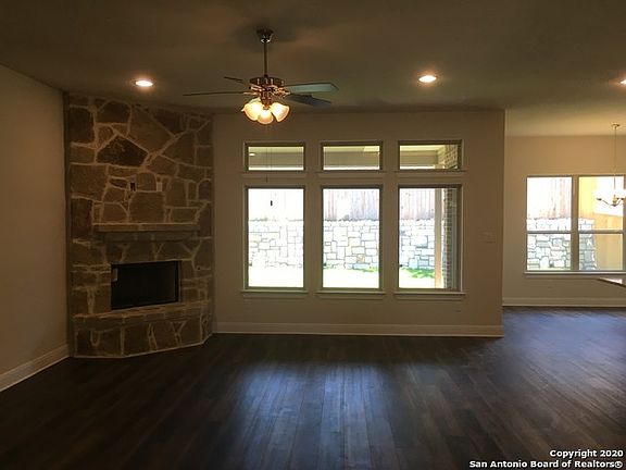 3rd image of 270 Sigel Ave