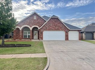 1604 Dorothy Dr, Moore, OK 73160